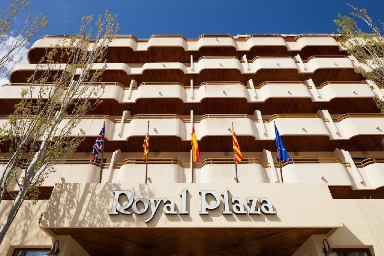 Hotel Royal Plaza 4*