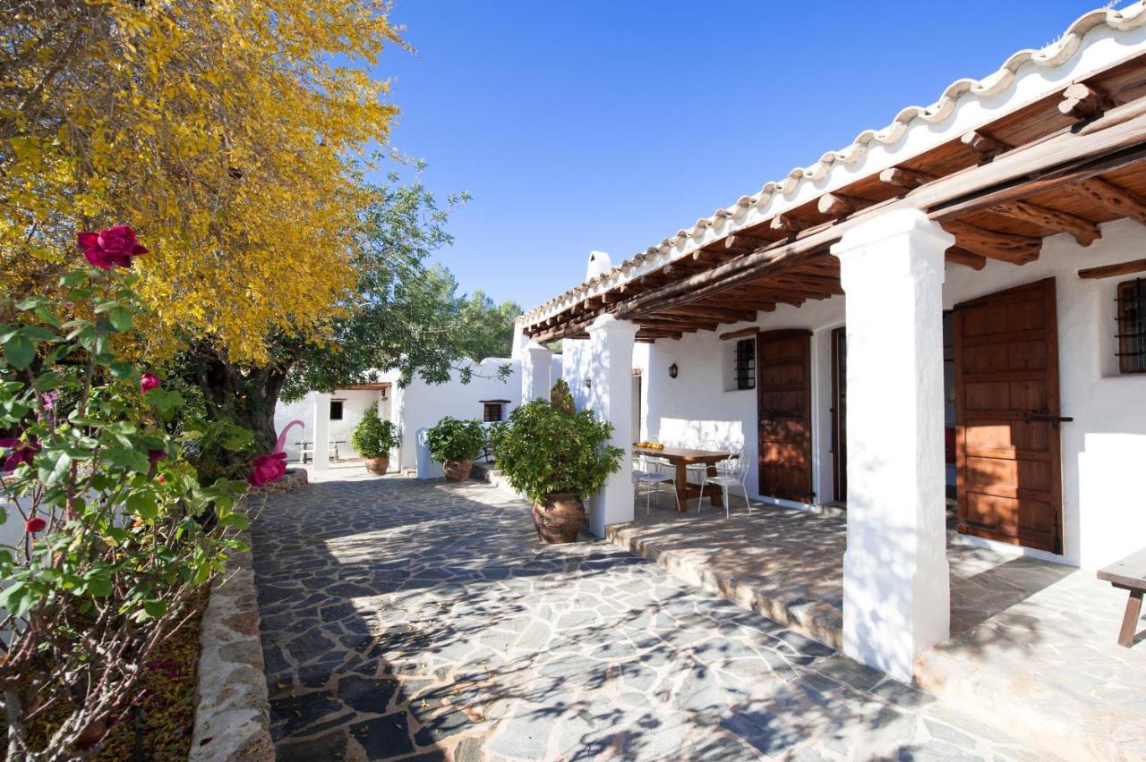 Can Tierra Roja * Santa Gertrudis (Ibiza)