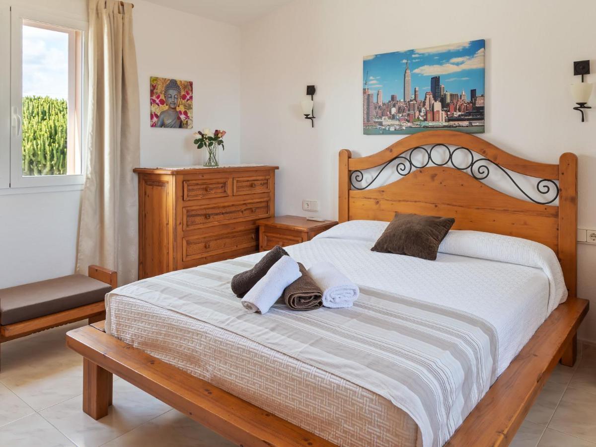 Ideally Located With Pool A Short Drive From Ibiza Town And The Beach Villa San José