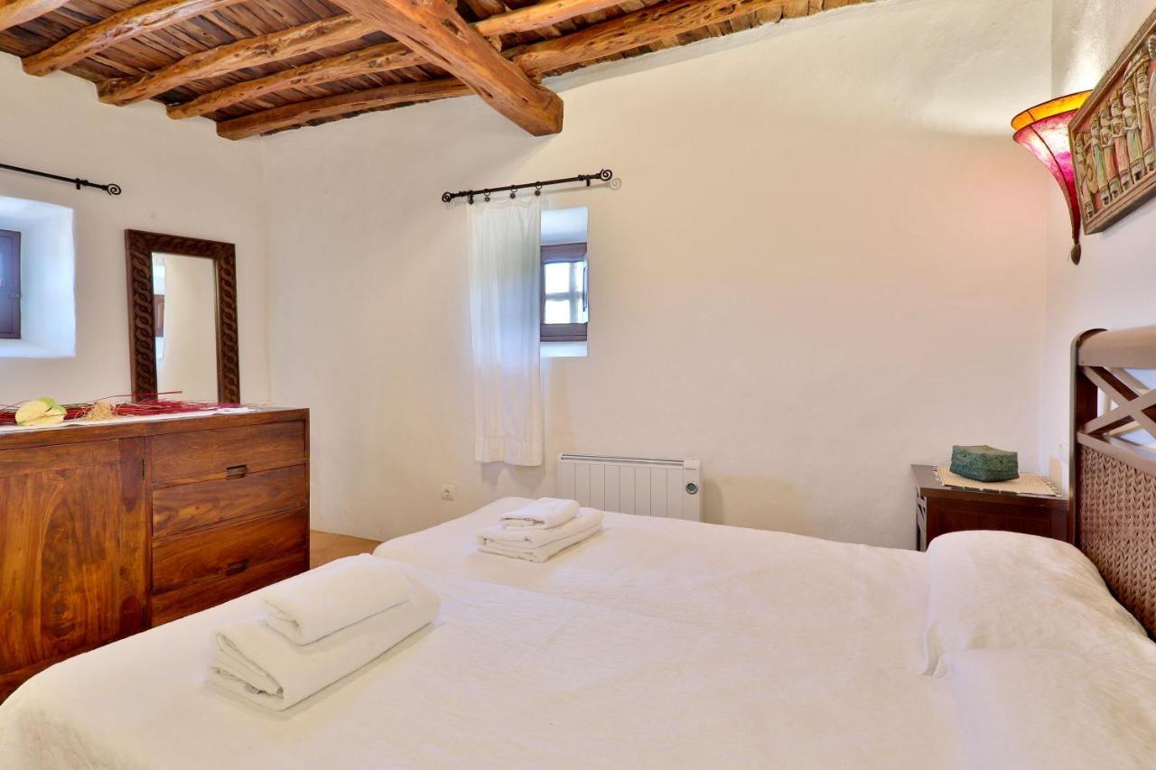 Caseres Villa Santa Eulária des Riu