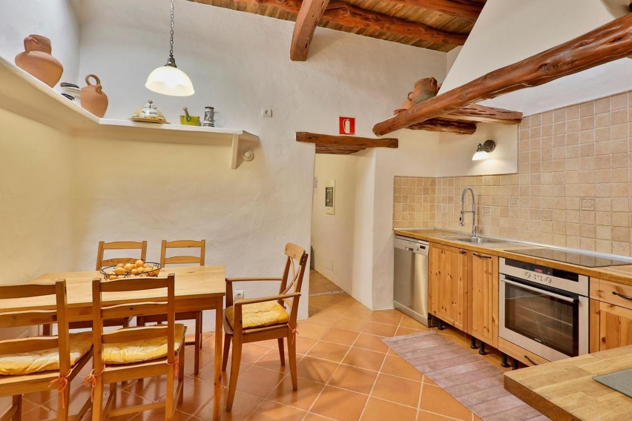 Caseres Villa Santa Eularia des Riu