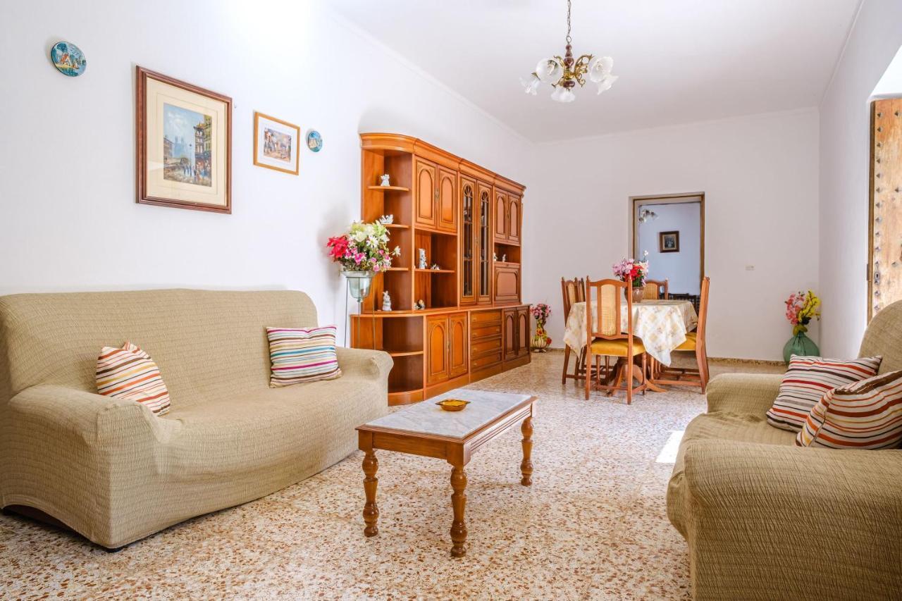 Consul * Sant Joan De Labritja
