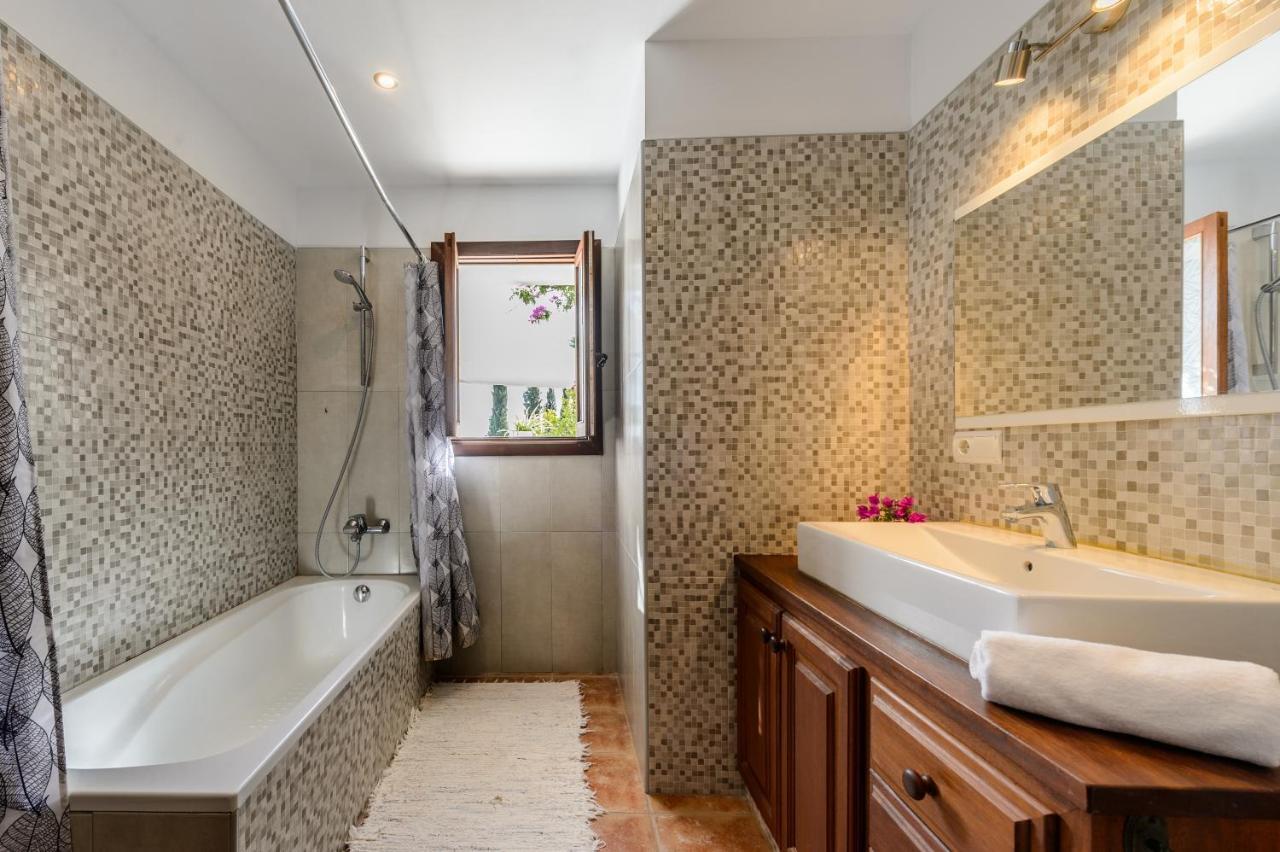 Villa Rosa Ibiza, Private Pool, 10 Minutes From The *
