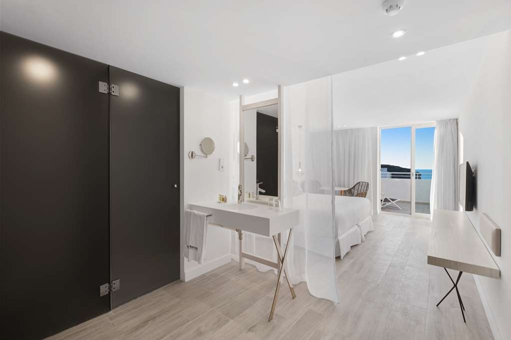Hotel Barcel - Adults ... Portinatx