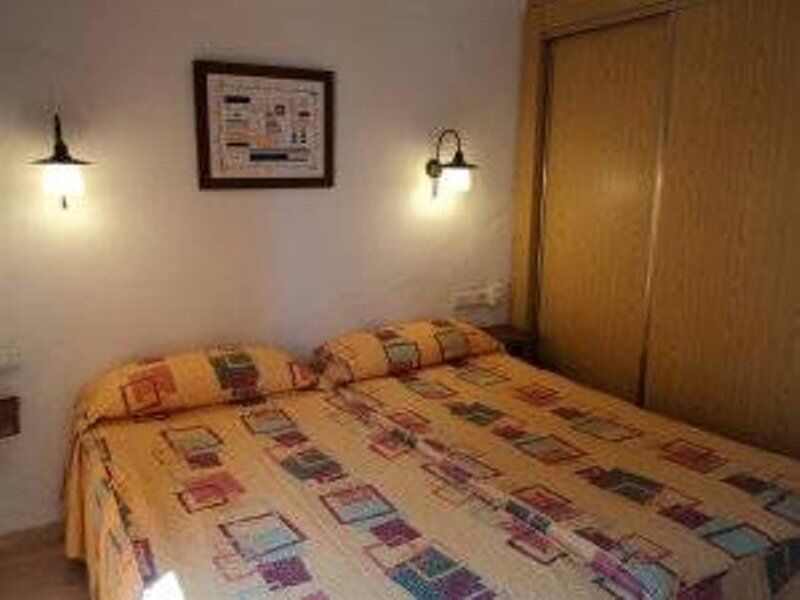 Club Calimera Delfin Playa 3* Cala Tarida (Ibiza)