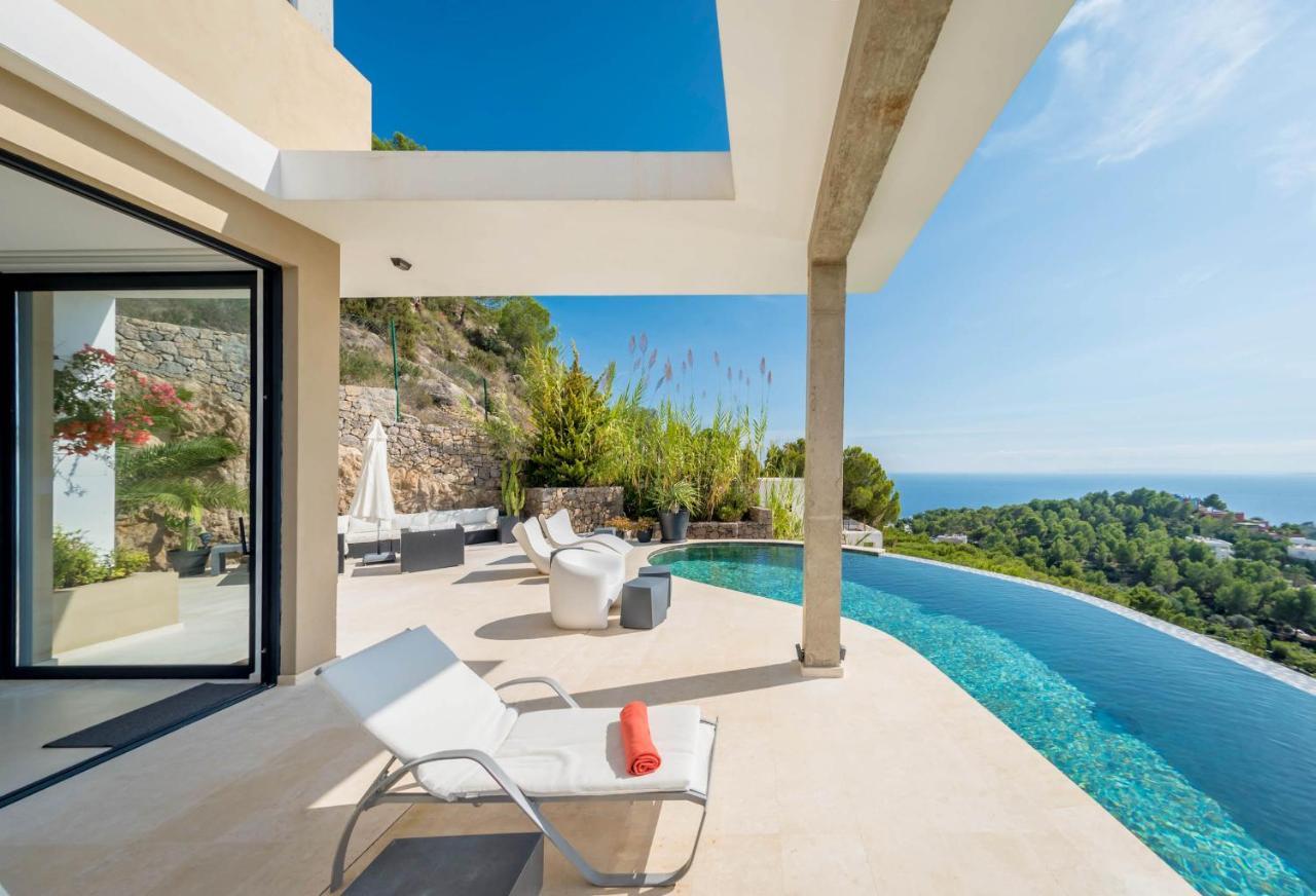 Hilltop Villa Santa Eularia des Riu