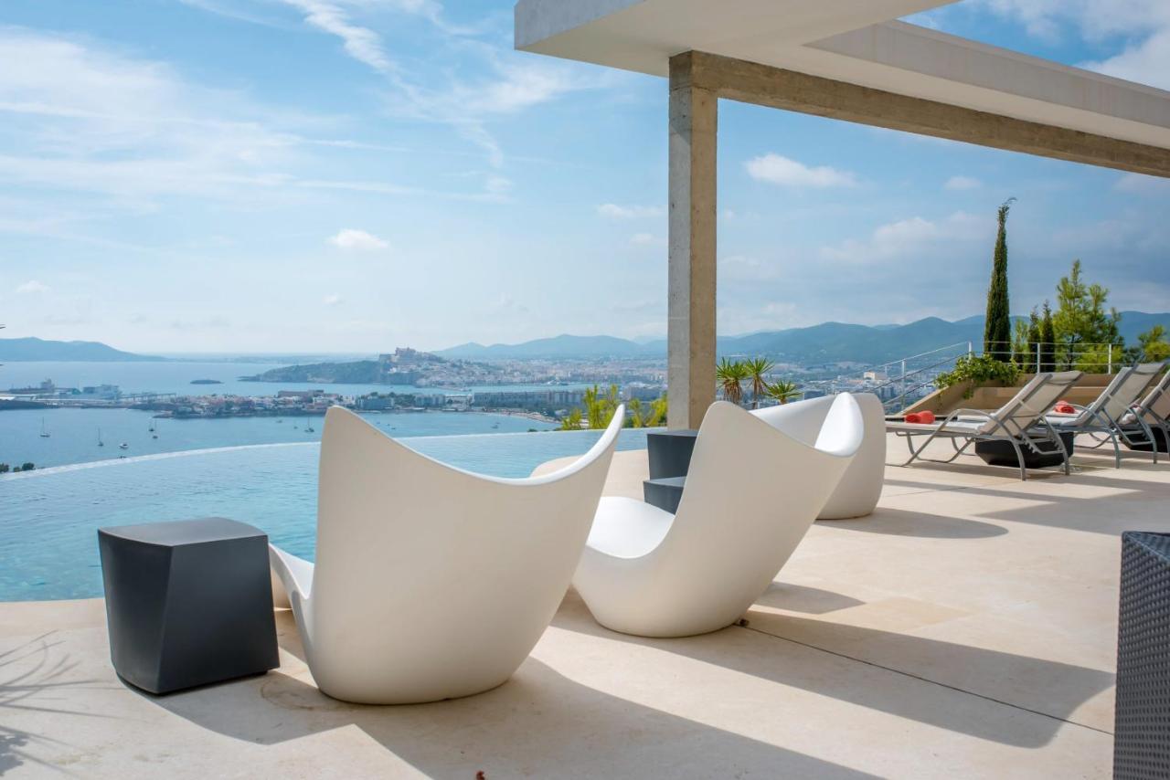 Hilltop Villa Santa Eularia des Riu
