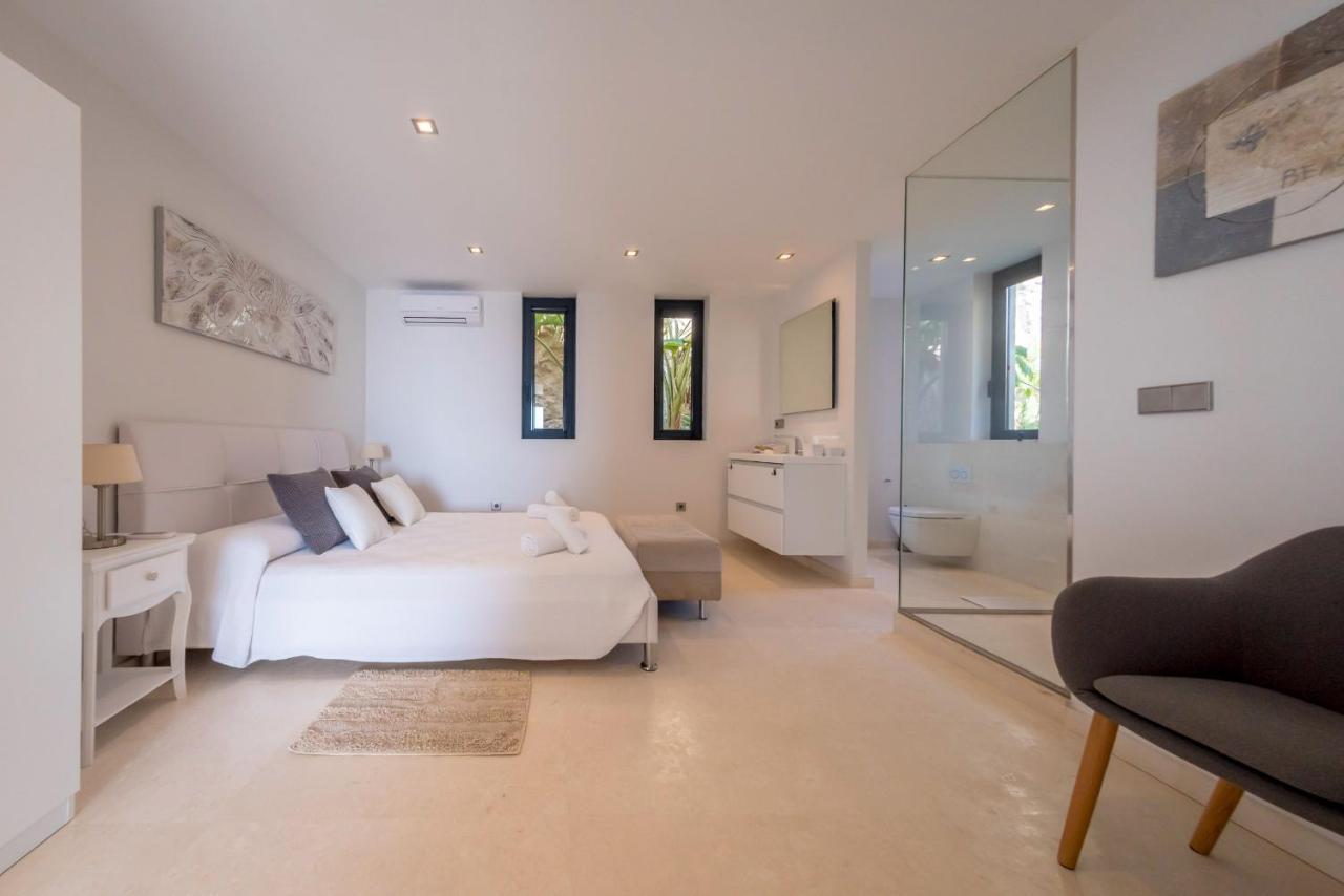Hilltop Villa *