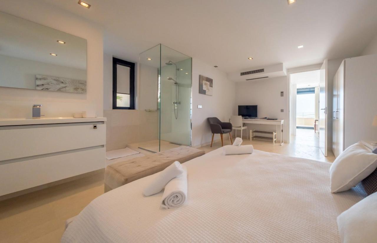 Hilltop Villa Santa Eularia des Riu