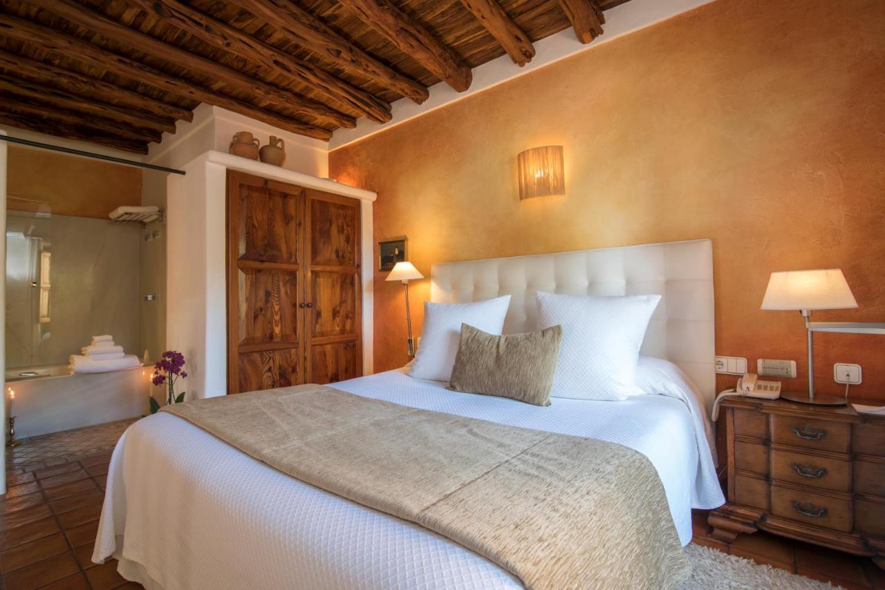 Rural & Curreu Casa de Campo Santa Eulária des Riu