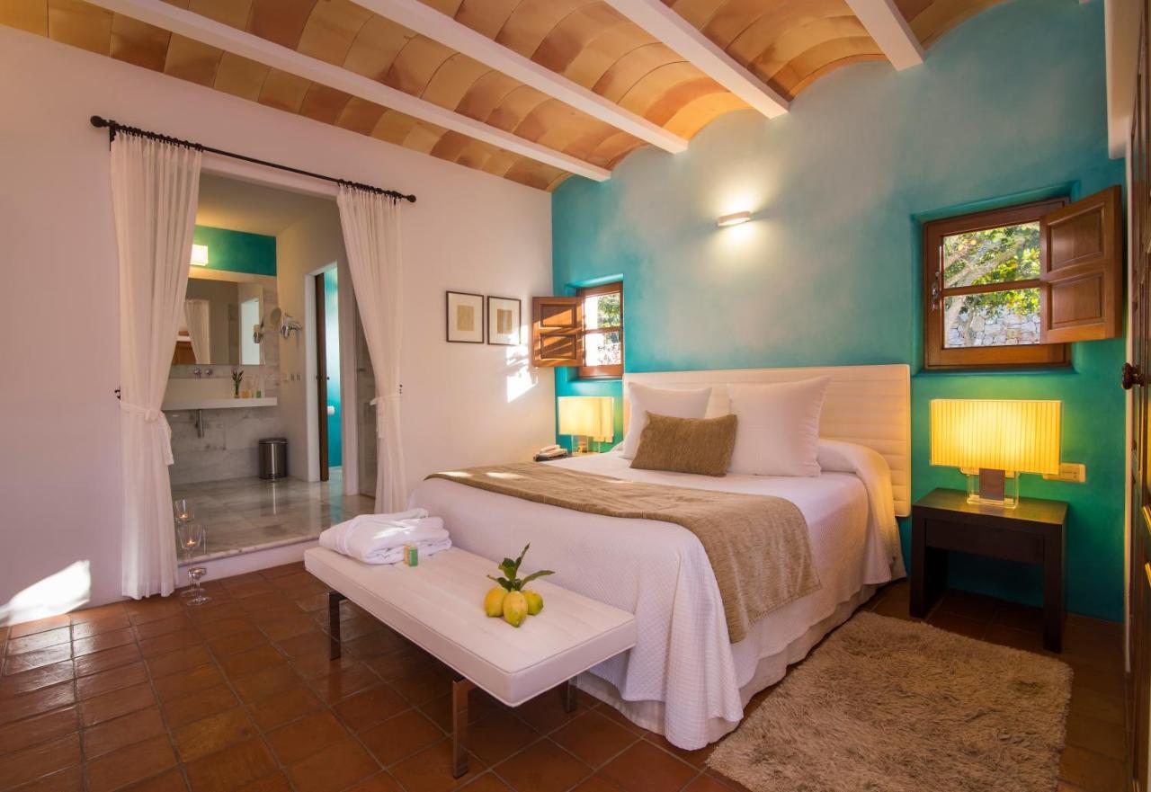Rural & Curreu Casa de Campo Santa Eulária des Riu