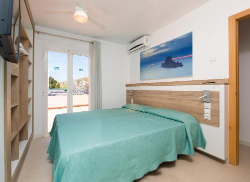 Apartahotel Playa Bella