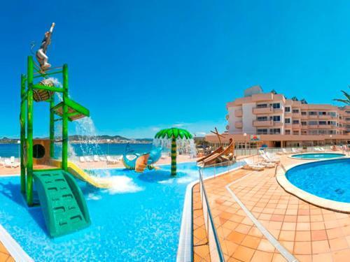 Apartahotel Playa Bella