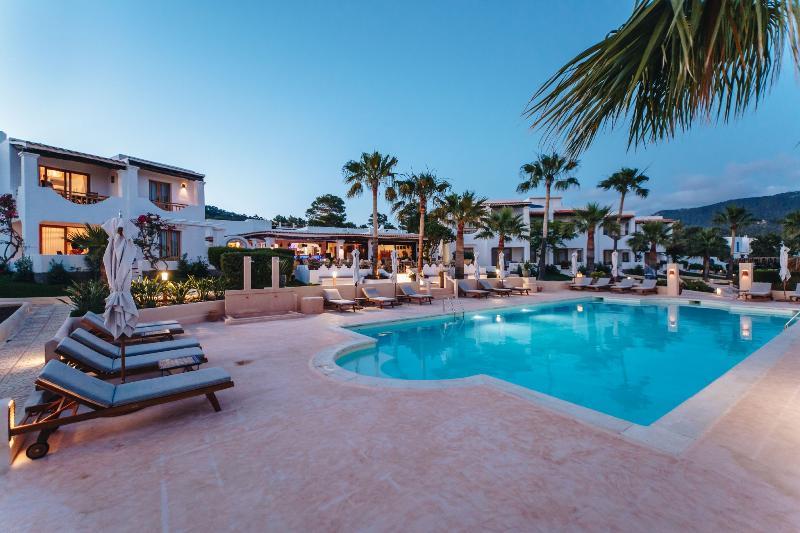 Petunia Ibiza (adults Only)