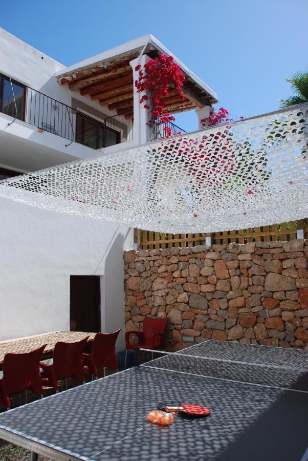 Rent This Luxury With Private Pool, Ibiza 1059 Santa Eulária des Riu