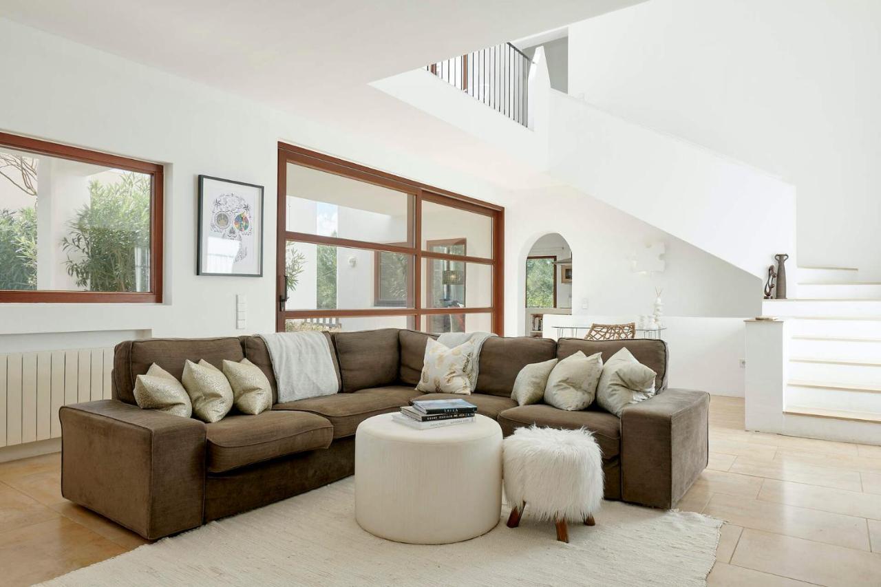 Rent This Luxury With Private Pool, Ibiza 1059 * Santa Eulária des Riu