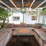 8 Guests Large Villa Near Bossa Beaches & Airport