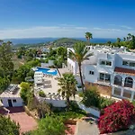 Villa Near San Antonio Sleeps 11