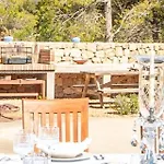 6Br Villa - Sleeps 14 - Pool - Garden - Sea View