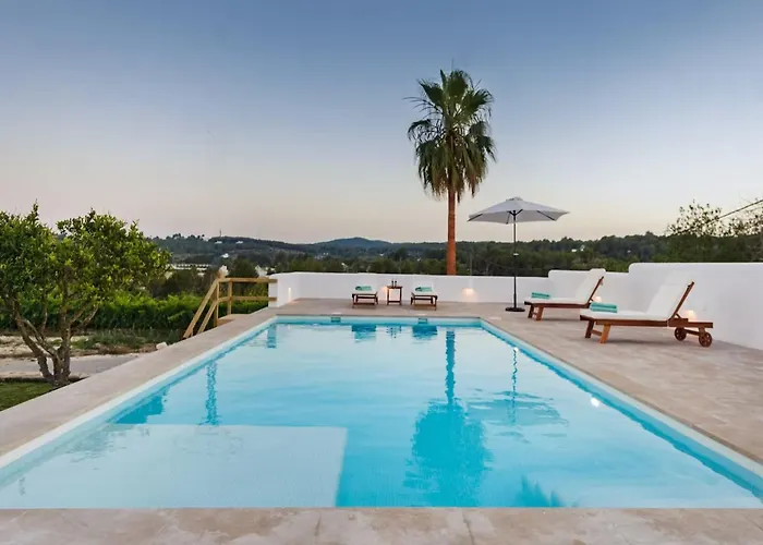 Charming Villa In The Heart Of San Rafael