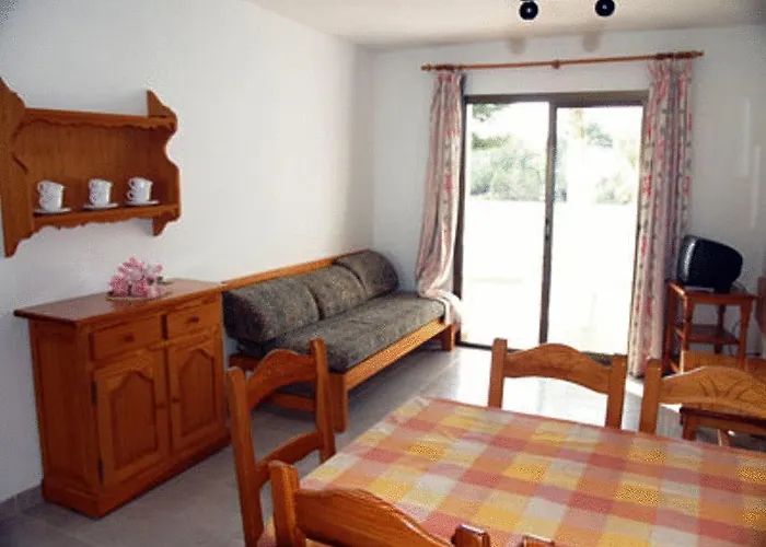 Apartamentos Blanco Sol