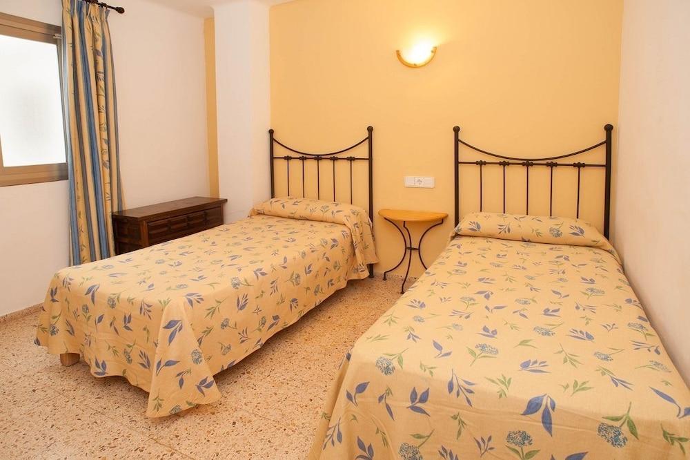 Boutique Poniente Playa San Antonio (Ibiza)