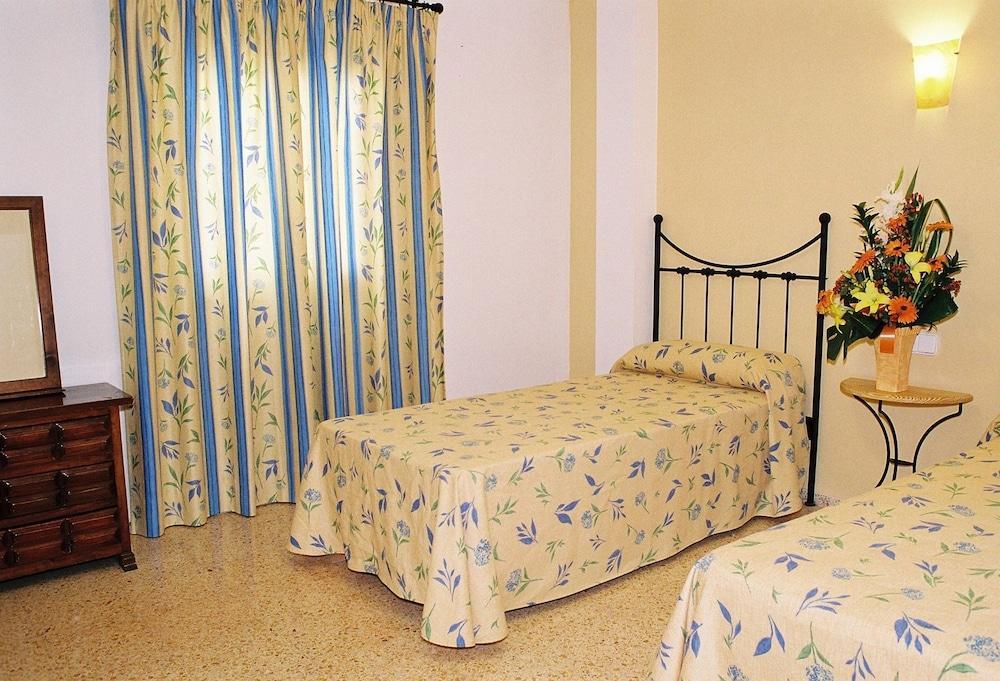 Boutique Poniente Playa Apartment 2*
