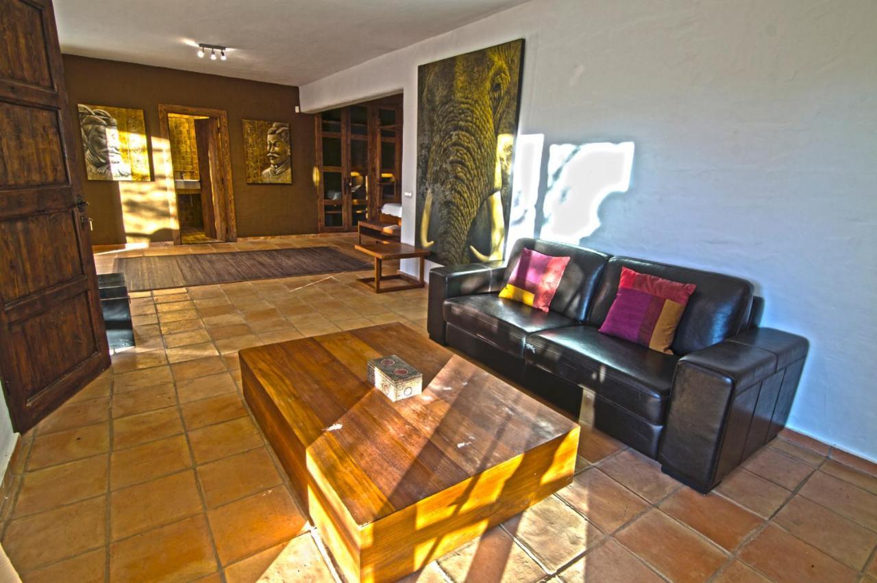 Can Blanc Villa