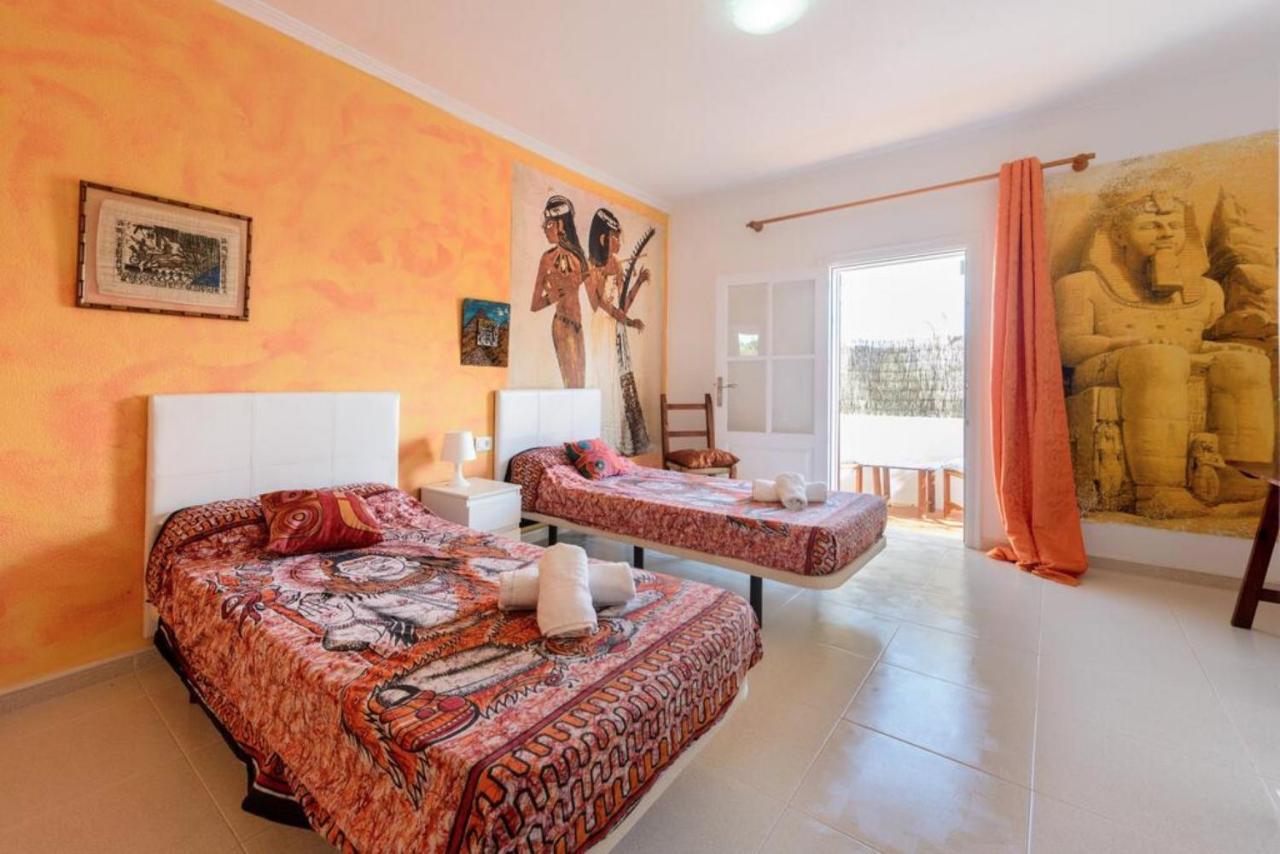 Africa * San Antonio (Ibiza)