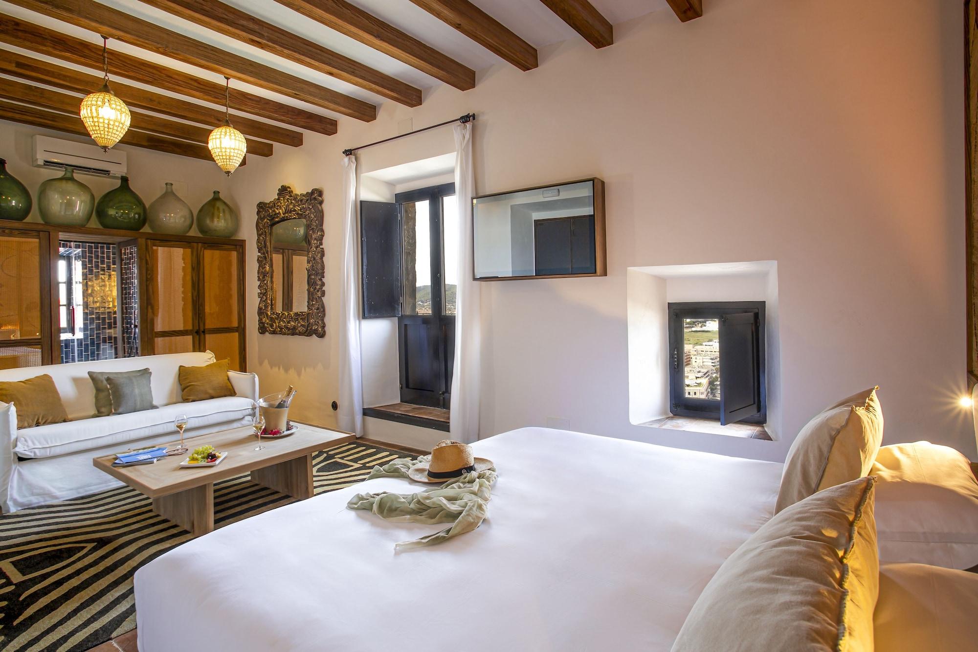 La Torre Del Canonigo - Small Luxury Ibiza Town
