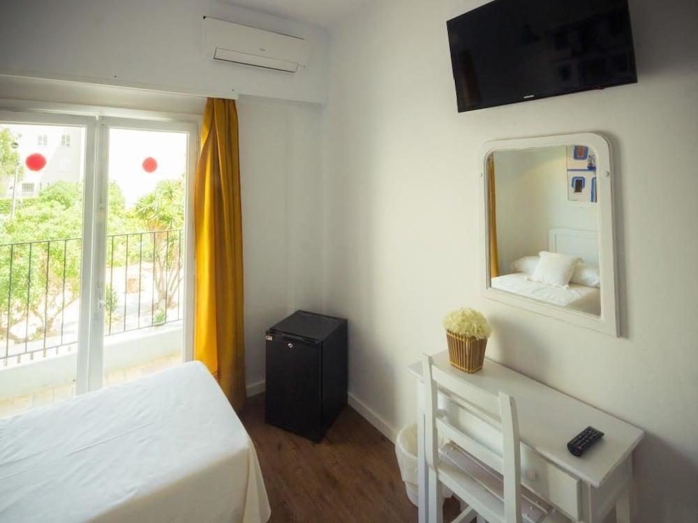 Sunset Ibiza Guest house 2*