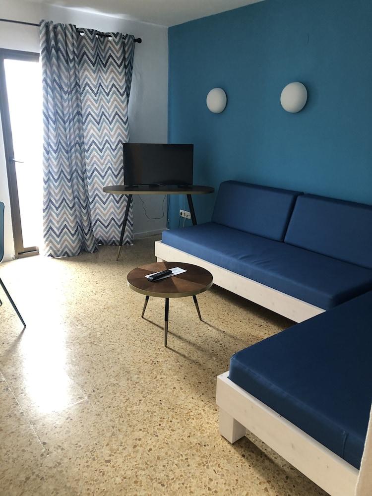Boutique Poniente Playa Apartment 2*