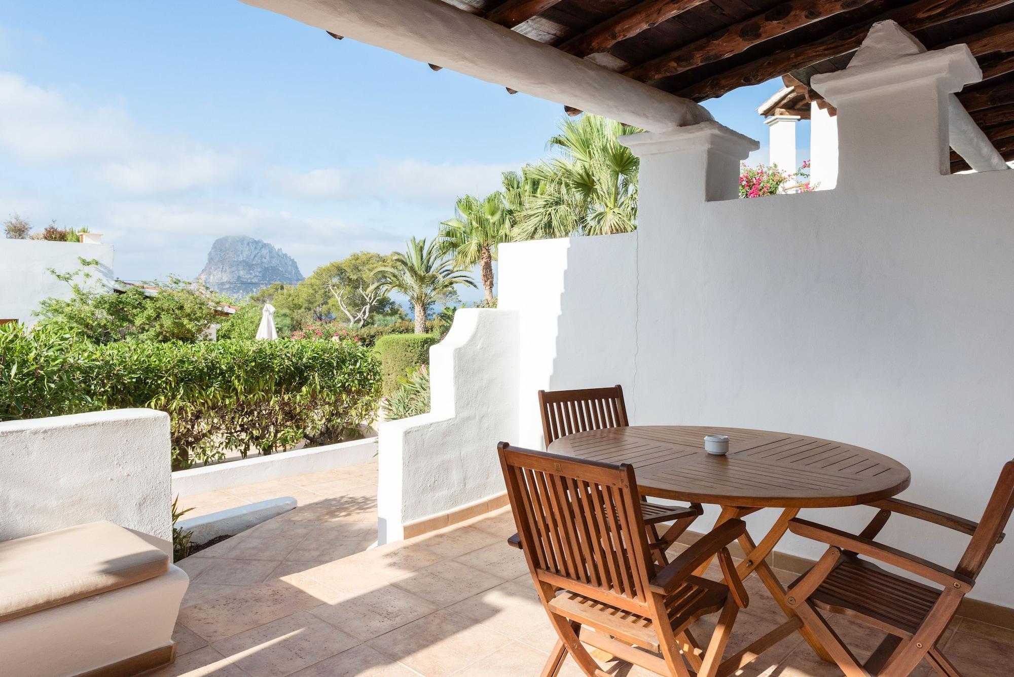 Petunia Ibiza (adults Only)