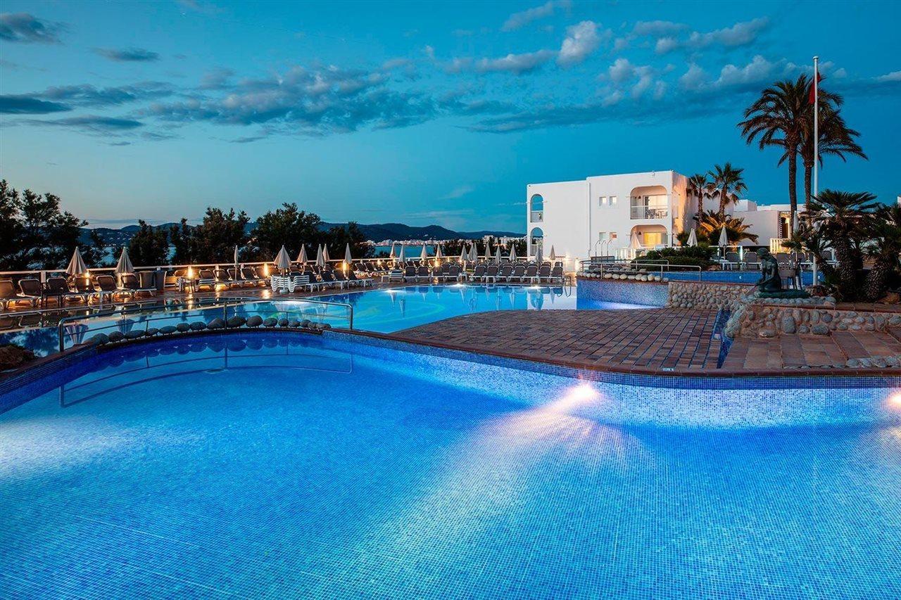 Sirenis Club Aura 4*