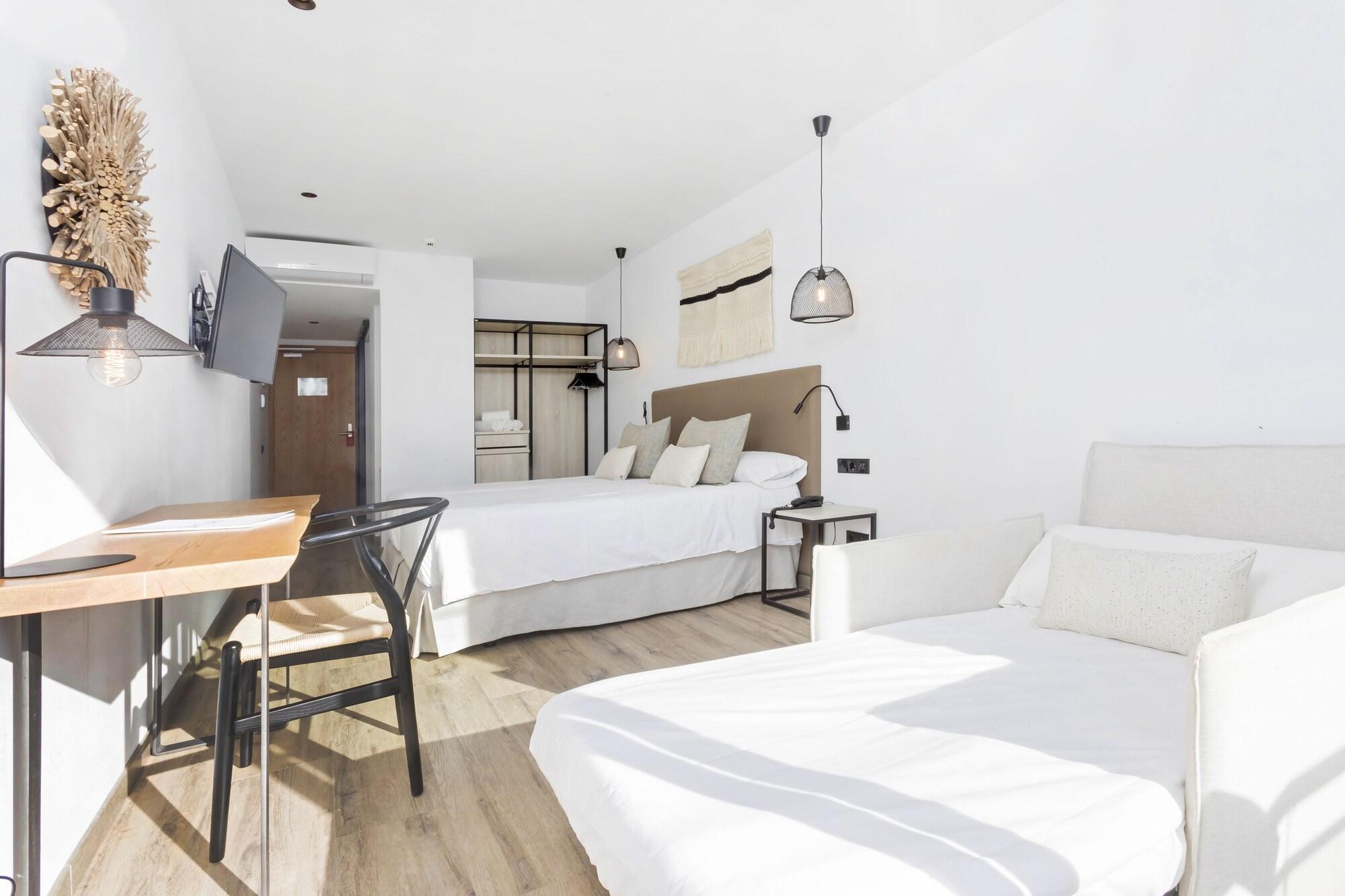 Hotel Sa Clau By Mambo 4*