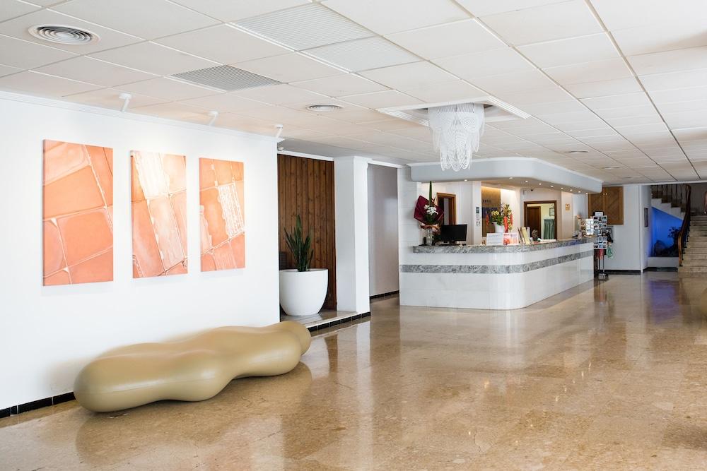 Hotel Abrat 3*