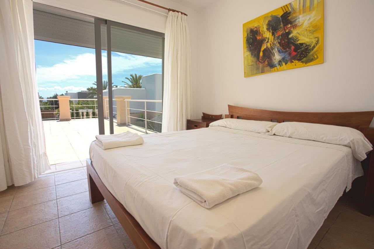 Tom Is Near To Playa Den Bossa *