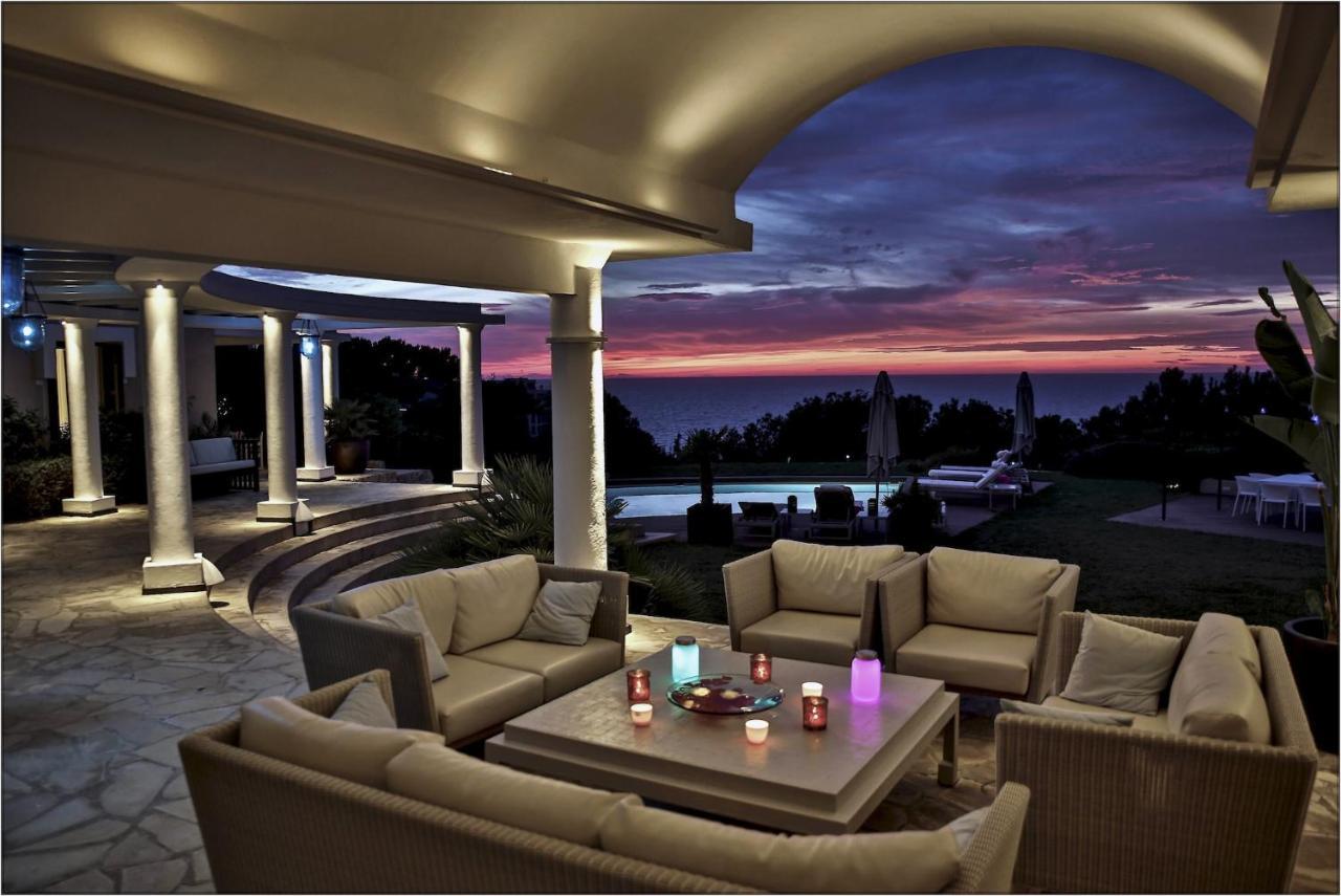 Cliff-top Icarus: Beachfront Ibiza Retreat Sant Josep de sa Talaia
