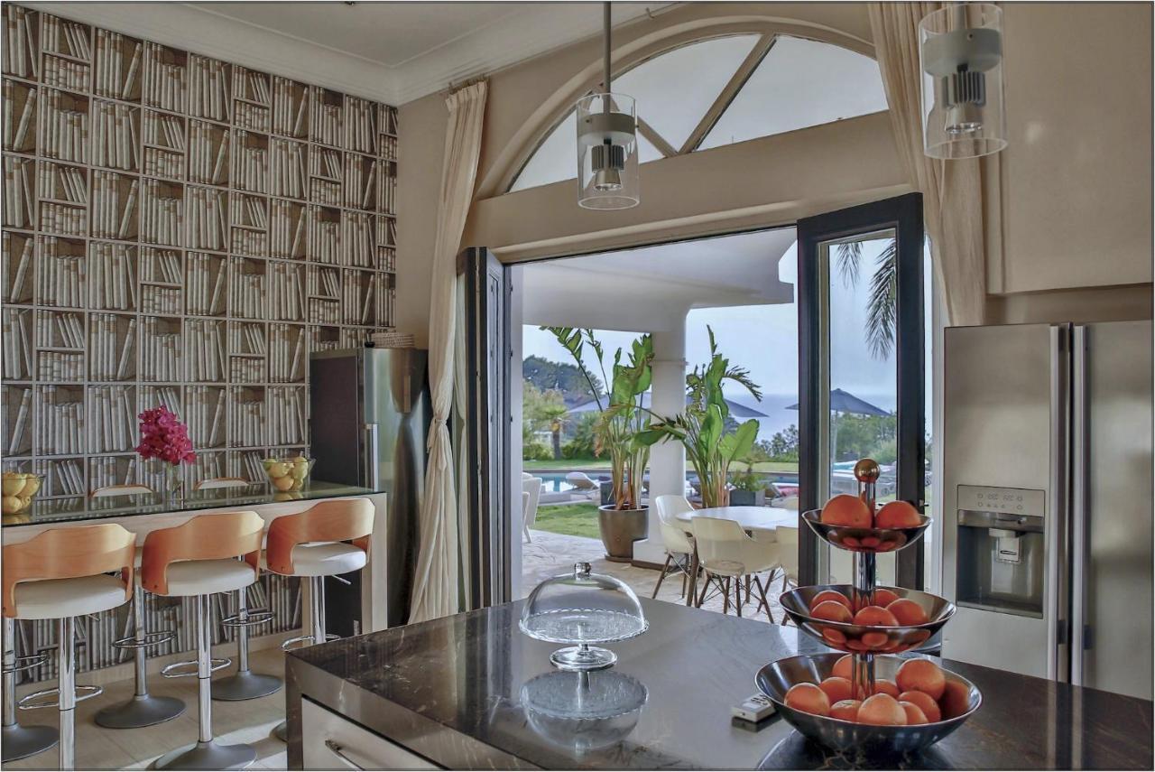 Villa Cliff-top Icarus: Beachfront Ibiza Retreat Sant Josep de sa Talaia