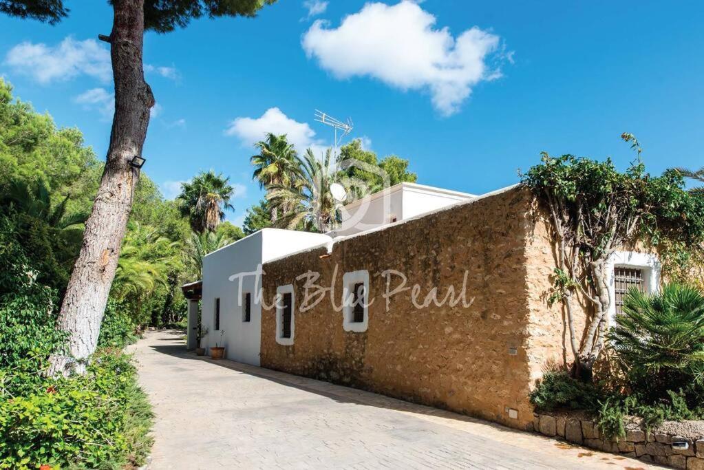 Casona Morna, By The Blue Pearl *