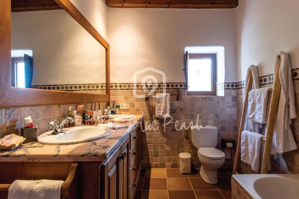 Casona Morna, By The Blue Pearl Villa Santa Eularia des Riu