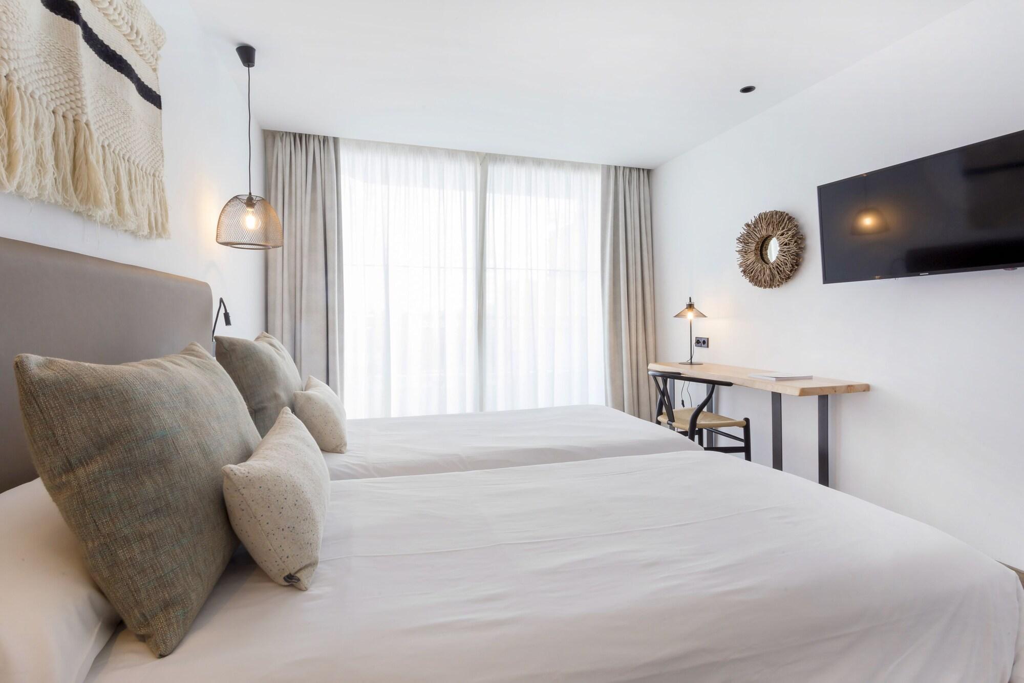 Hotel Sa Clau By Mambo San Antonio (Ibiza)