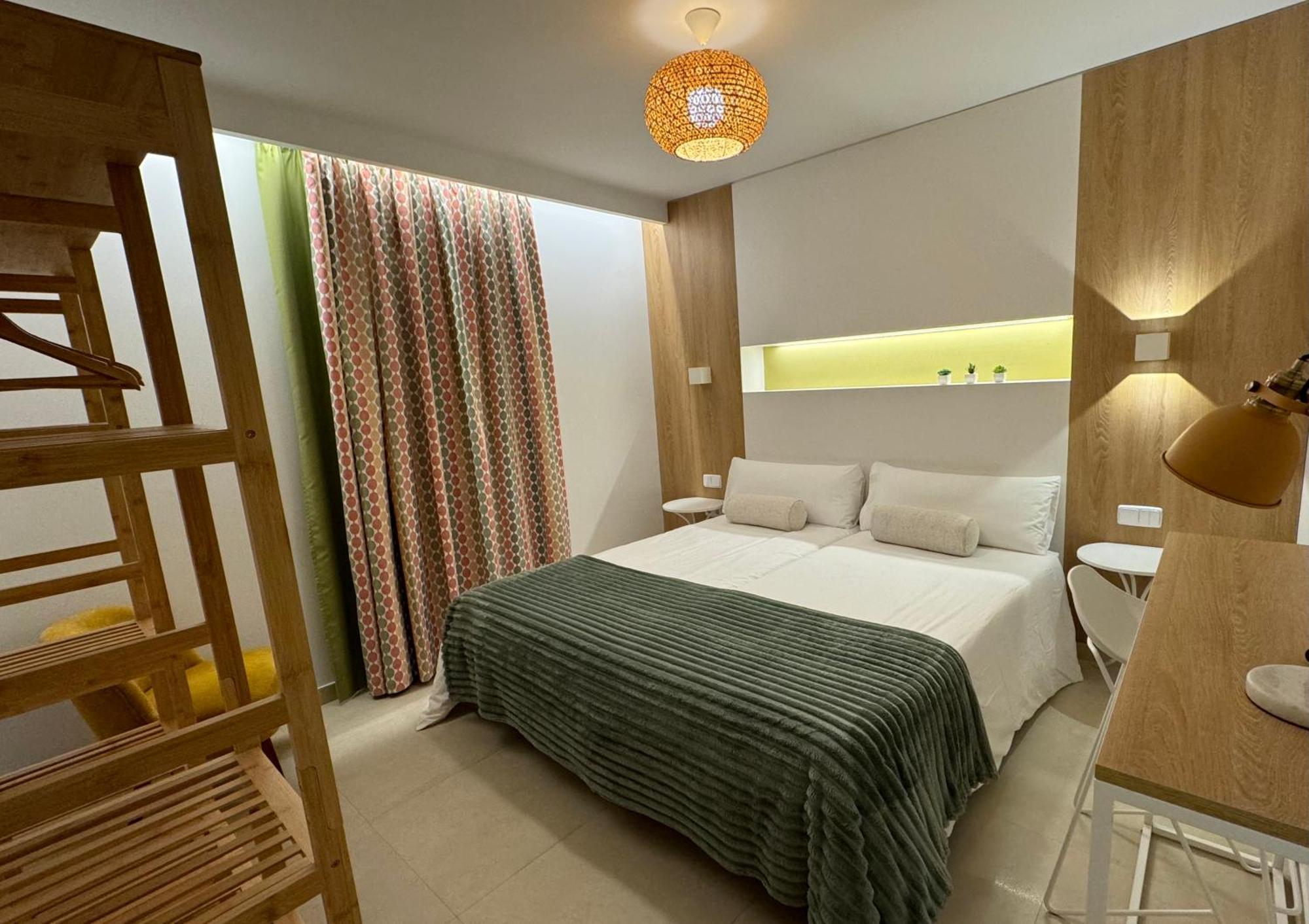 Boutique Poniente Playa 2* San Antonio (Ibiza)
