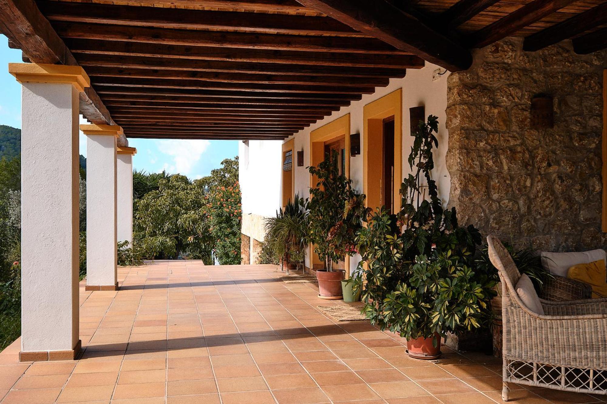 Roser - Santa Gertrudis Villa Sant Mateu d'Albarca