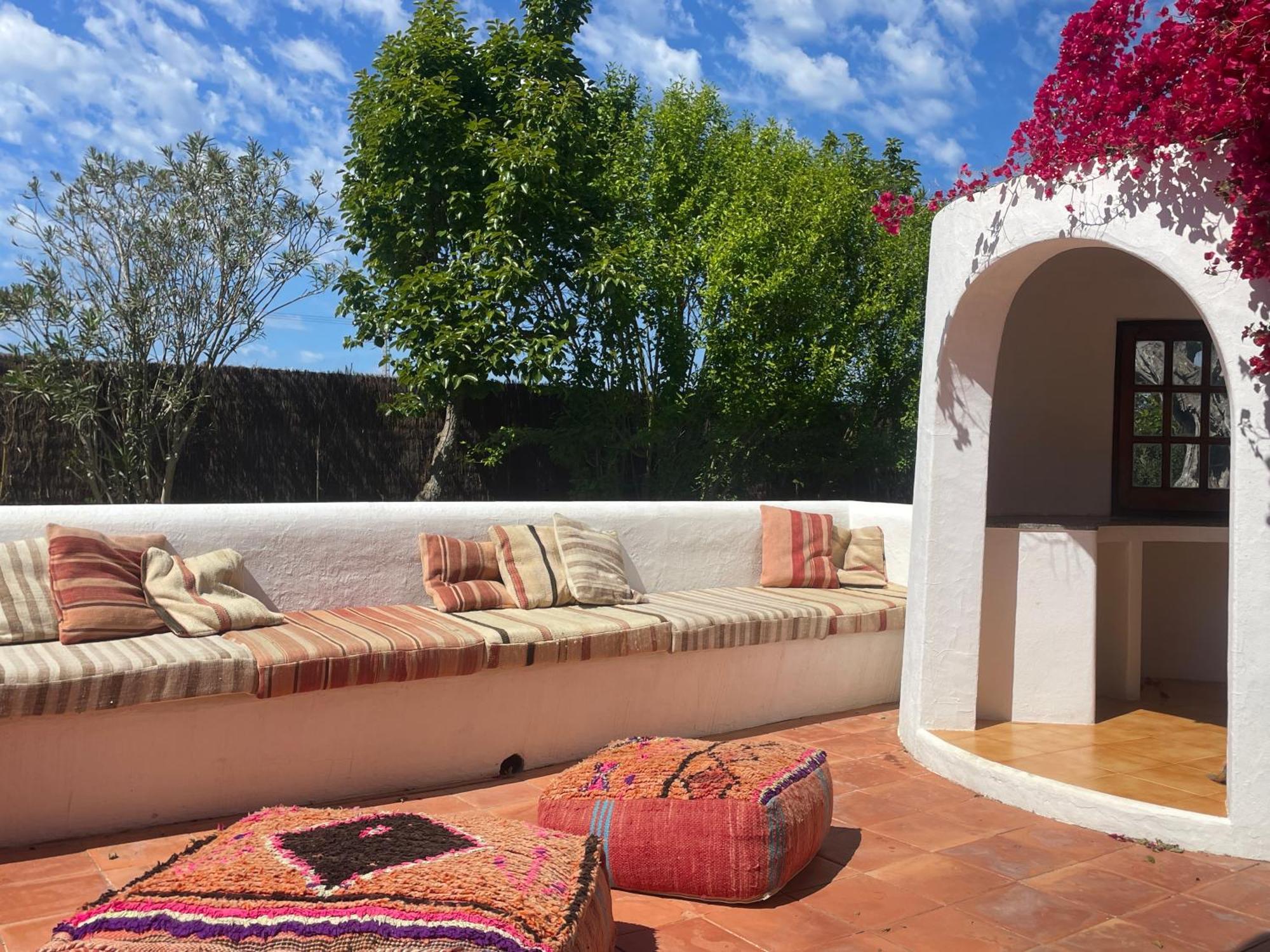 Authentic With Amazing Pool