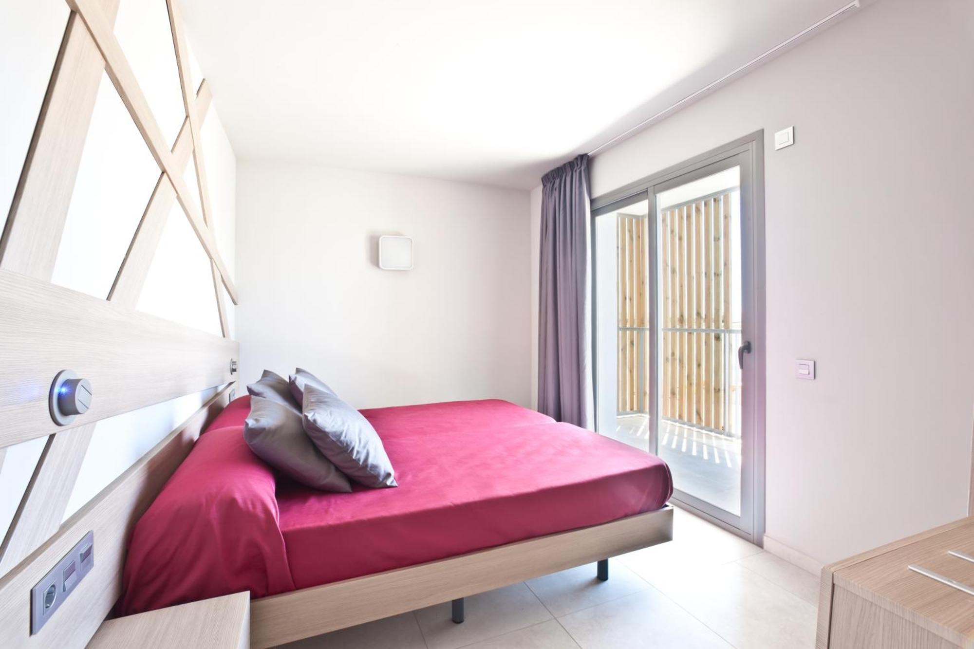Ryans - Only Adults Ibiza-Stadt