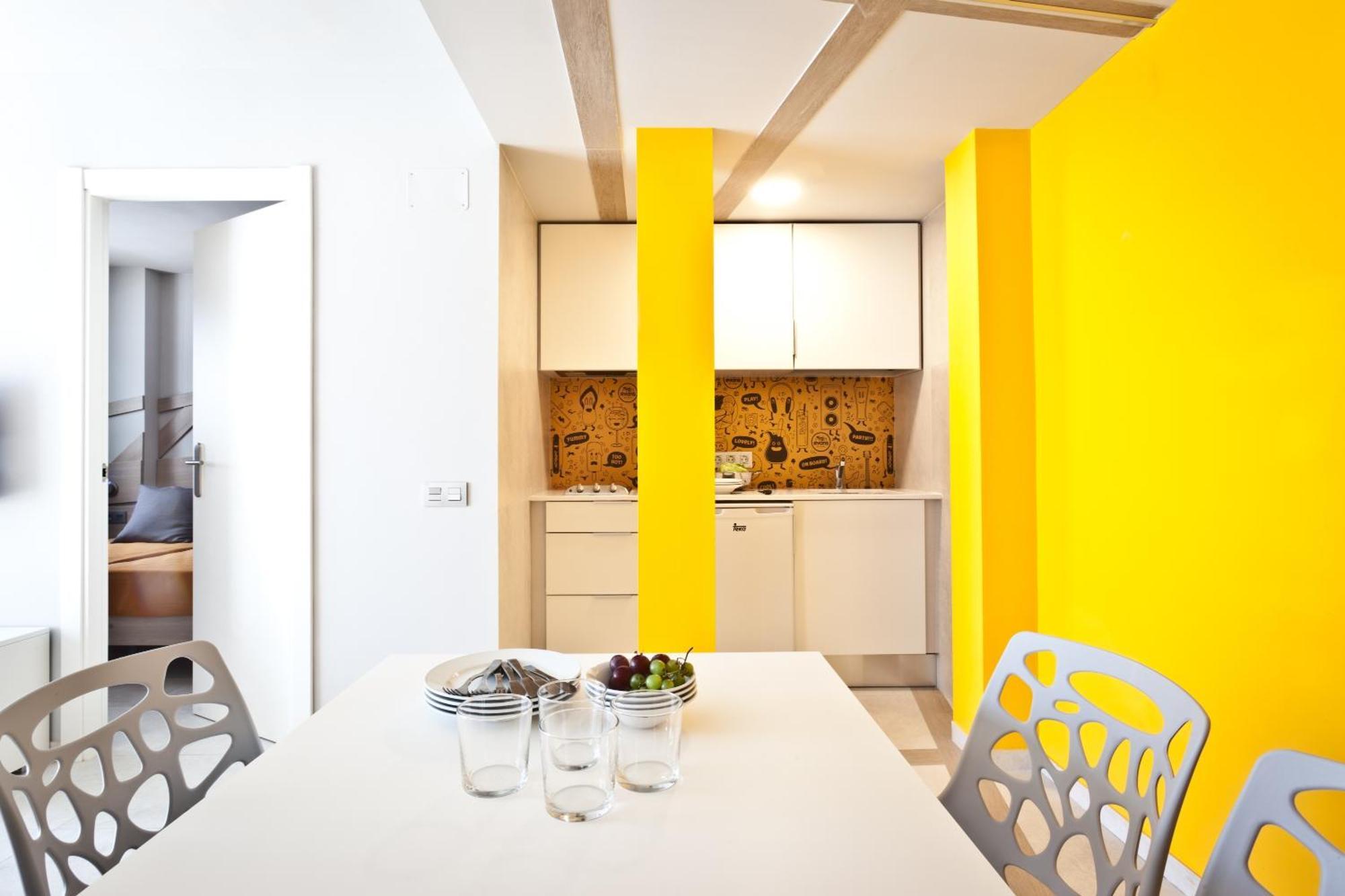 Ryans - Only Adults Ibiza-Stadt