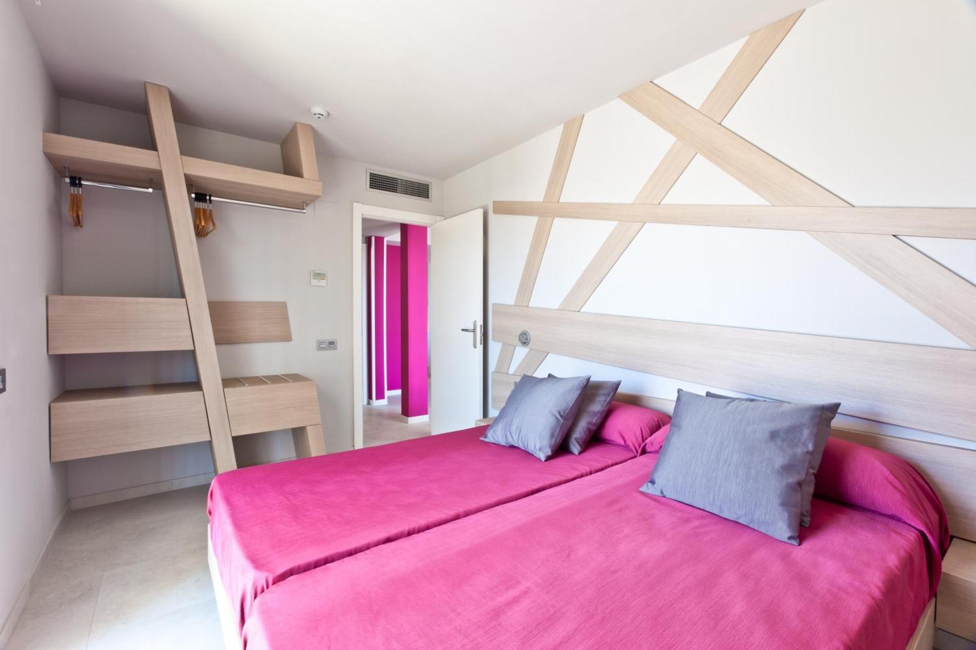 Ryans - Only Adults Aparthotel