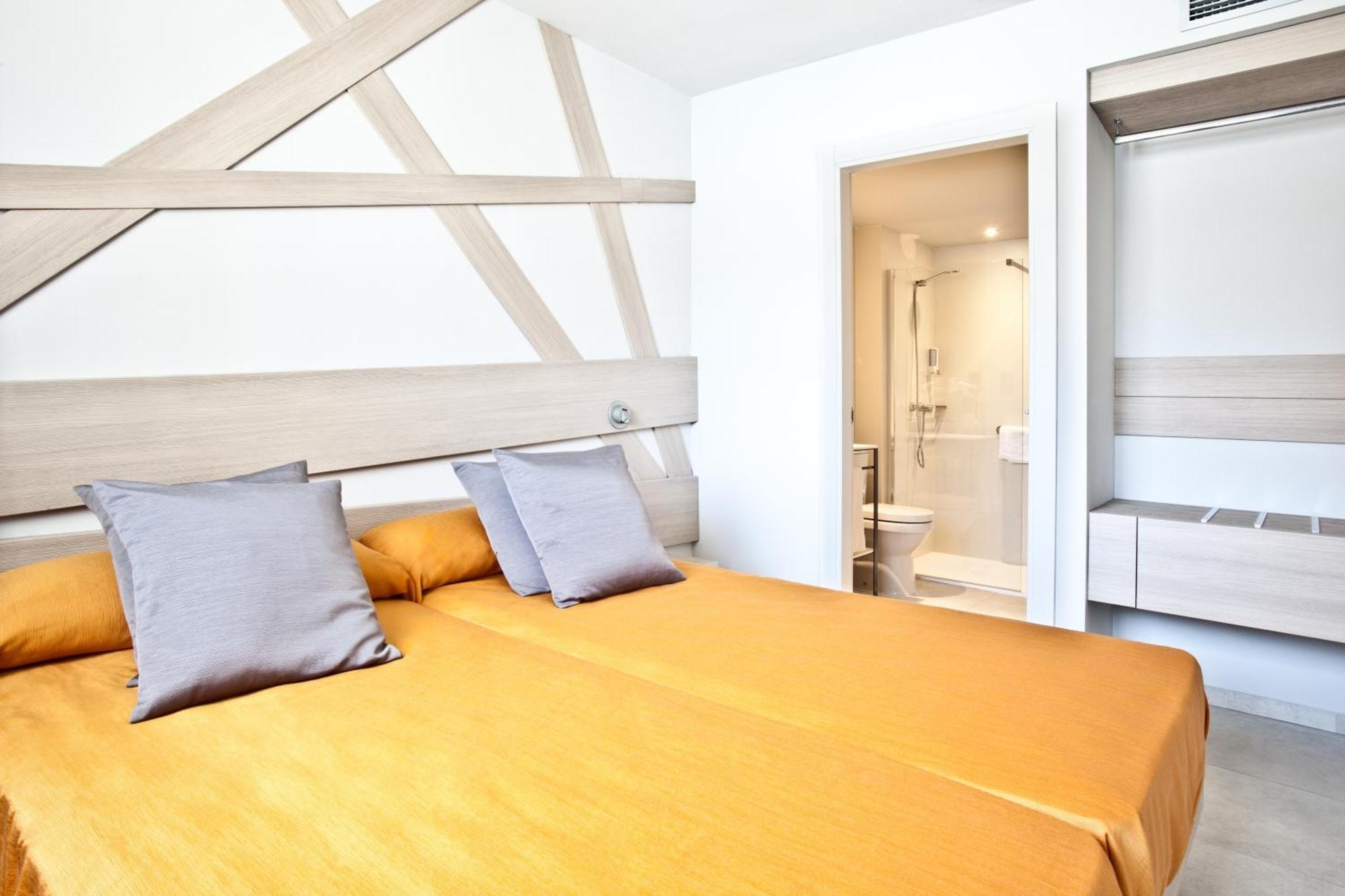 Ryans - Only Adults Aparthotel