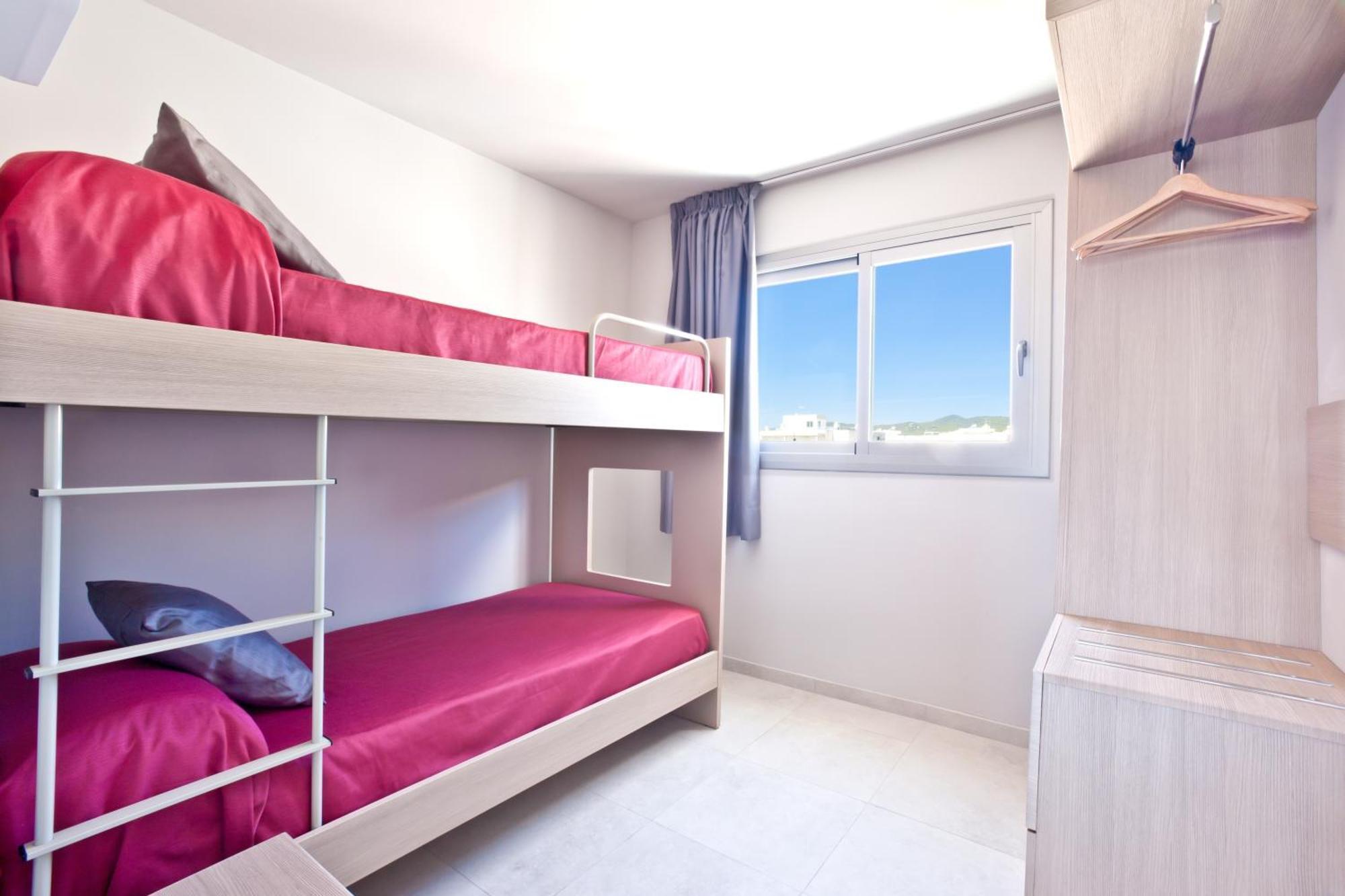 Ryans - Only Adults Aparthotel